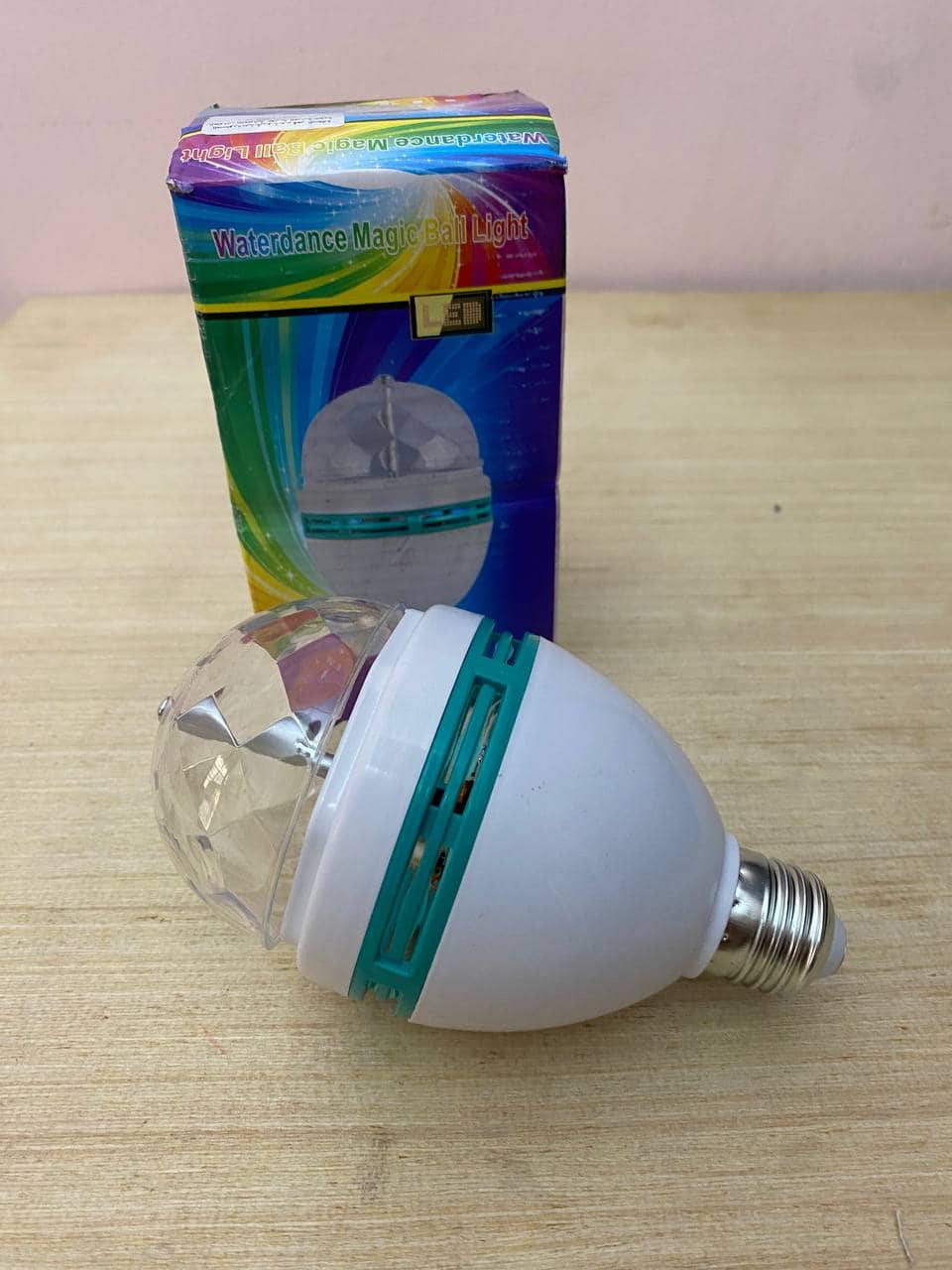 Lampe de scène rotative 360° Jeux De Lumière Multi Couleur Led Pour Fête - Électronique - صورة 5