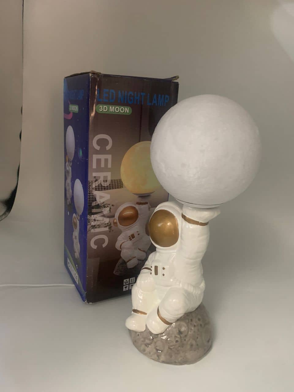 Veilleuse Astronaute et Lampe de Table en Céramique - Décoration - صورة 8