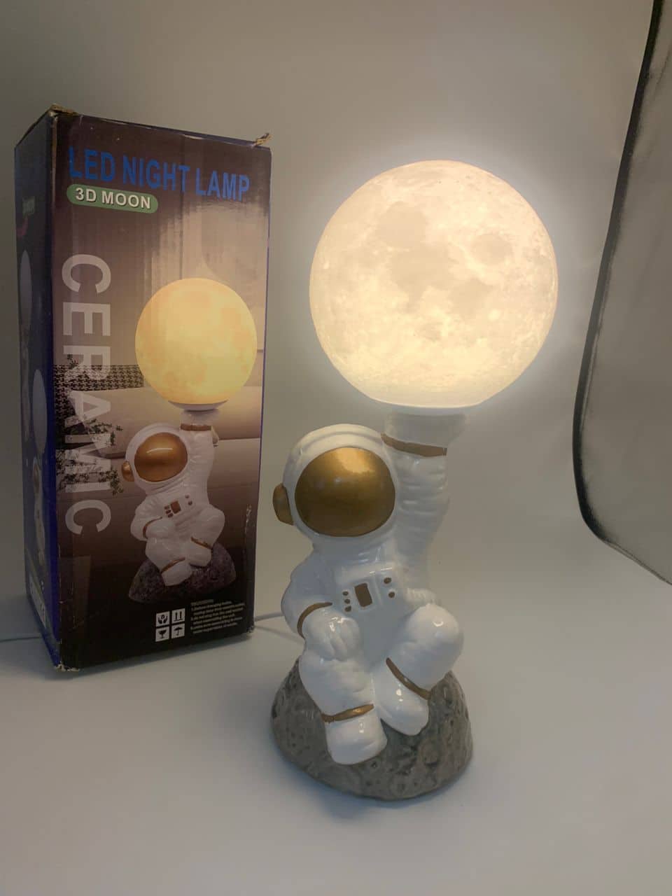 Veilleuse Astronaute et Lampe de Table en Céramique - Décoration - صورة 10