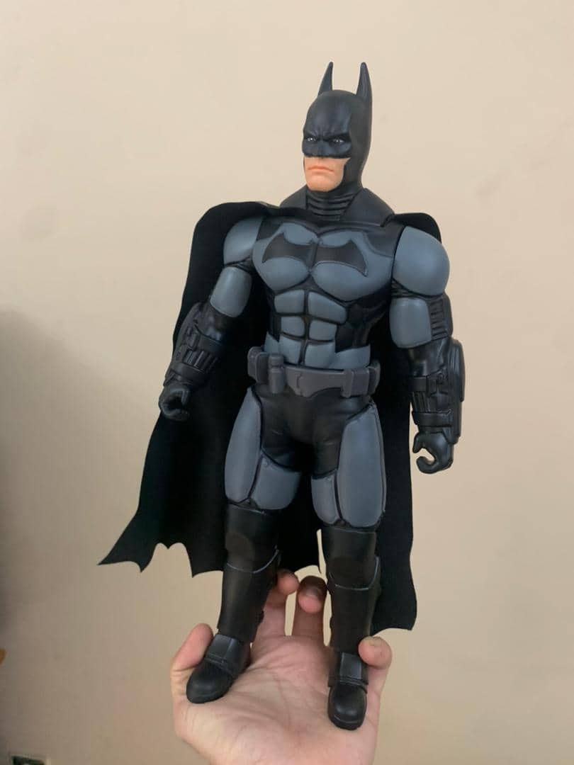 Figurine Géante Batman 30 cm en PVC Le Chevalier Noir à Collectionner - Jouet & Gaming - صورة 5