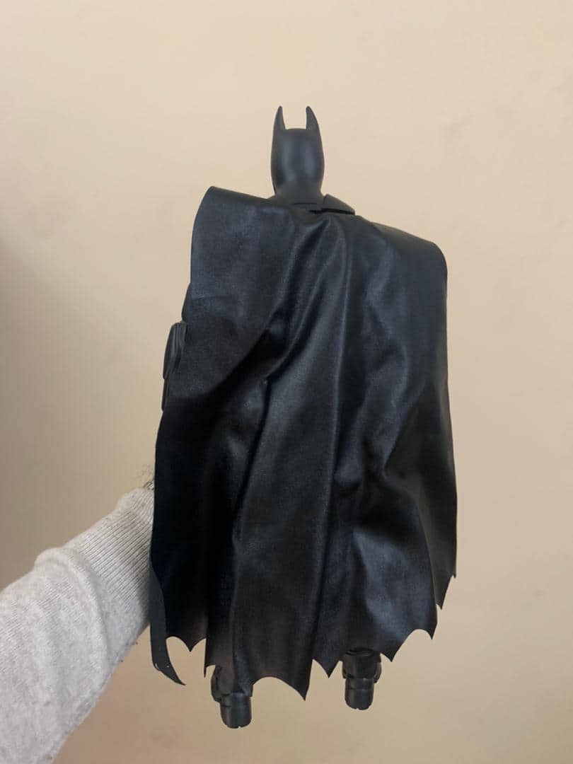 Figurine Géante Batman 30 cm en PVC Le Chevalier Noir à Collectionner - Jouet & Gaming - صورة 6