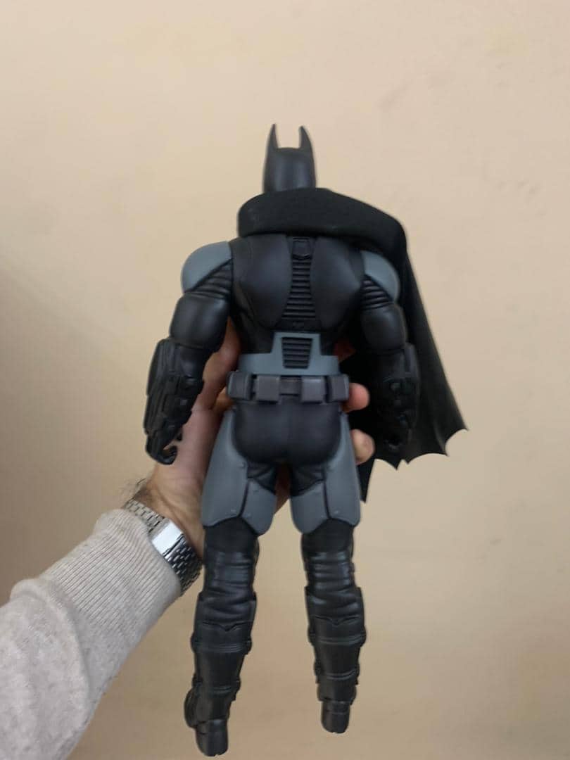 Figurine Géante Batman 30 cm en PVC Le Chevalier Noir à Collectionner - Jouet & Gaming - صورة 9