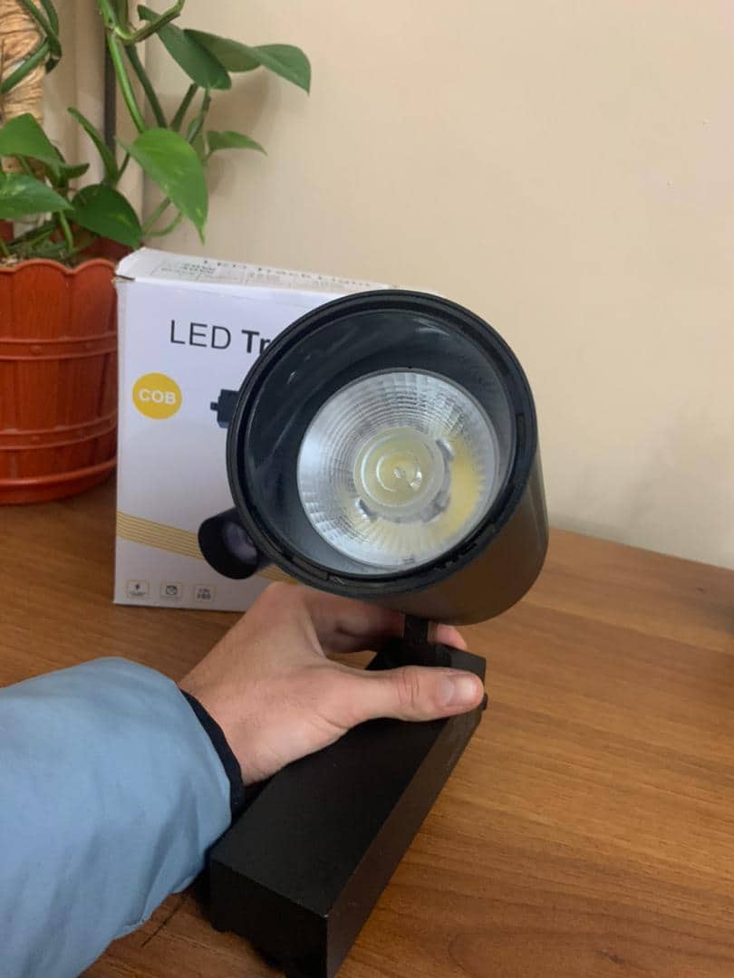 Spotlight LED éclairage parfait pour magasin de vêtements - Décoration - صورة 5