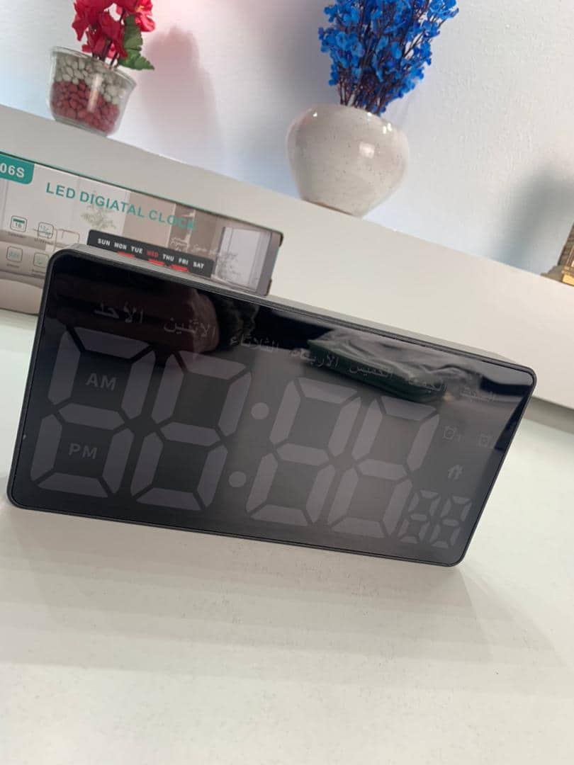 Horloge Murale Arabic Numérique LED avec Jour et Date – ساعة رقمية بالعربية مع اليوم والتاريخ - Électronique - صورة 6