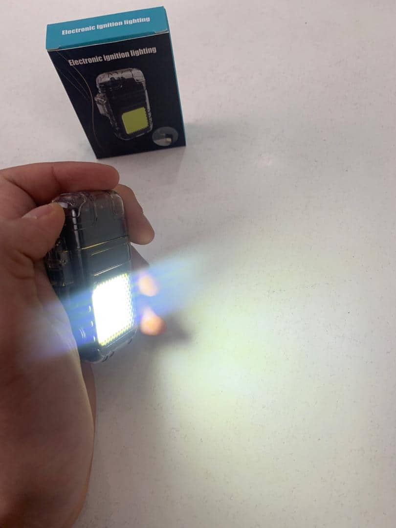 Bri-quet et Lampe Torche LED Portable – مصباح محمول مع ولا-عة - Électronique - صورة 11