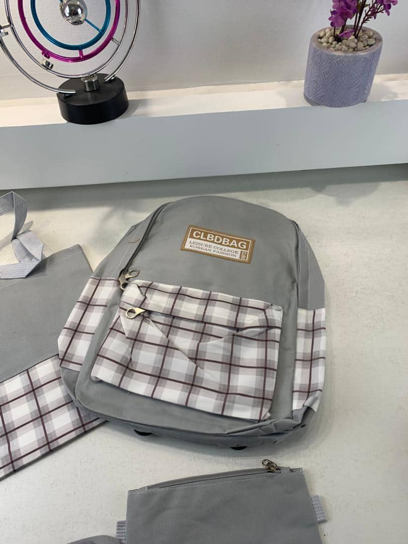 Ensemble de sacs d’école Kawai pour adolescents 4Pcs CLBD V4 Gris – محفظة 4 قطع كاواي رمادي - Sac à dos et Mode - صورة 5