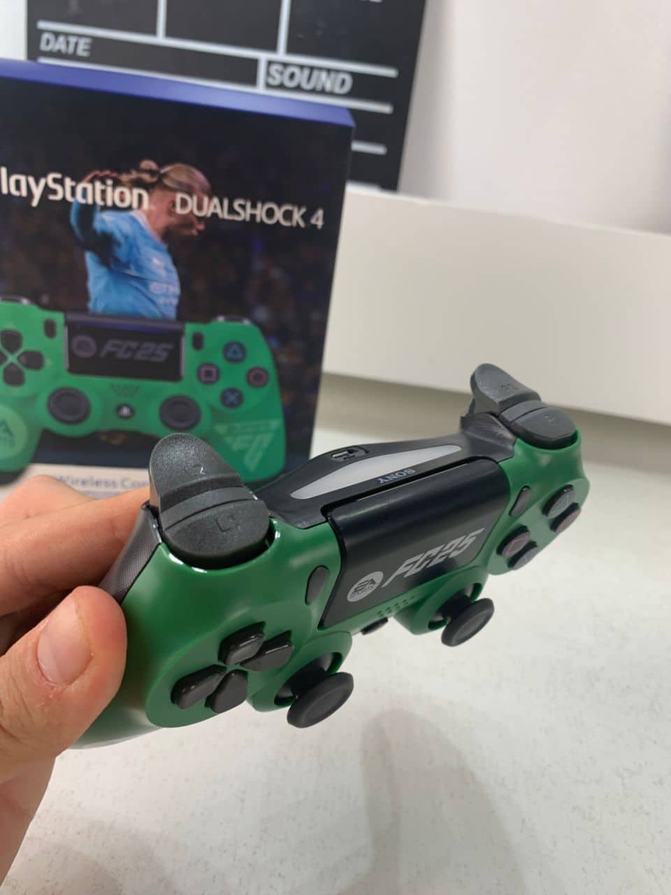 SONY DualShock Manette PS4 Sans Fil, Batterie Rechargeable (High Copy) – Edition FC25 - Jouet & Gaming - صورة 6