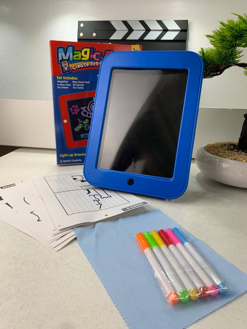 Tablette à dessin magique 3D avec lumière LED et stylo aquarelle – لوحة رسم ثلاثية الأبعاد مزودة بإضاءة أقلام مائية ملونة - Jouet & Gaming - صورة 8