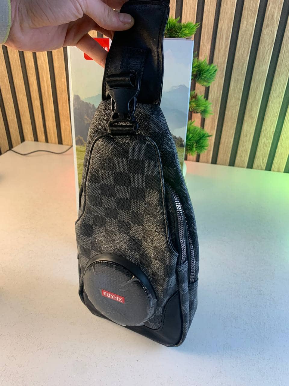 Sac à Bandoulière avec Haut Parleur Bluetooth Rechargeable RGB CH-M818 – حقيبة رجالية مع مكبر صوت بلوتوث مدمج - Électronique - صورة 9