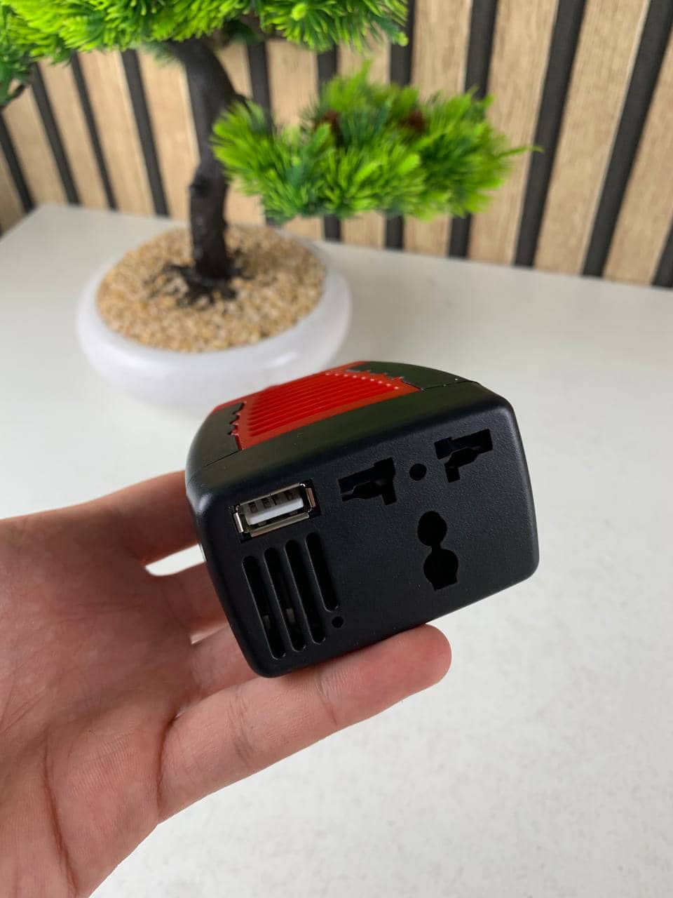 Convertisseur de tension automatique pour voitures 100W DC 12V à AC 220V – محول تيار الكهربائي - Accessoires Auto/Moto - صورة 7