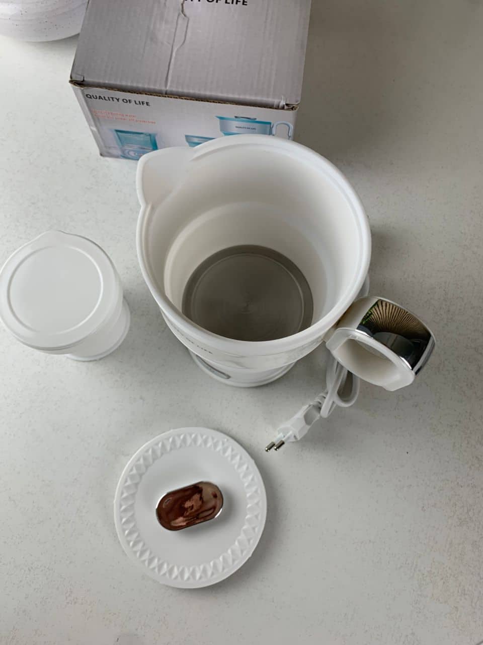 Bouilloire Électrique Pliable en Silicone Alimentaire avec Gobelet Pliable – غلاية مياه قابلة للطي ومحمولة - Cuisine - صورة 10