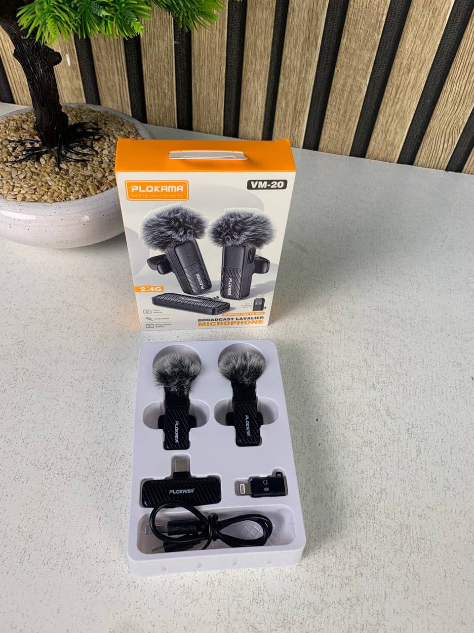 Microphone cravate sans fil Plokama VM-20 2,4 GHz - ارتقِ بصوتك إلى المستوى الاحترافي مع ميكروفون اللاسلكي المزدوج - Électronique - صورة 9
