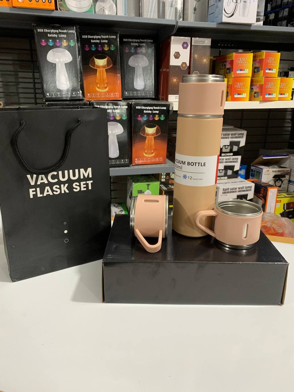 Ensemble Thermos avec 3 tasses thermique 500ml en acier inoxydable - Cuisine - صورة حقيقية 13