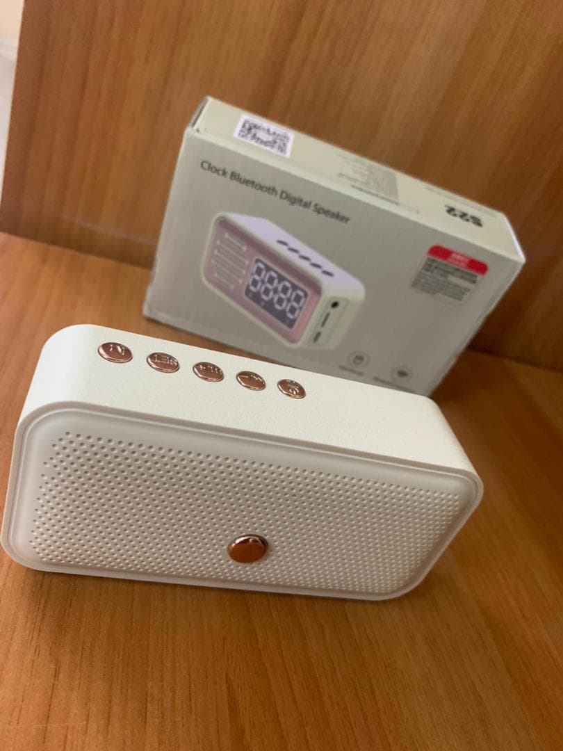Réveil Bluetooth Rétro avec Haut-Parleur et Fonction IPX5 – ساعة منبه بلوتوث مع مكبر صوت   - Électronique - صورة حقيقية 12