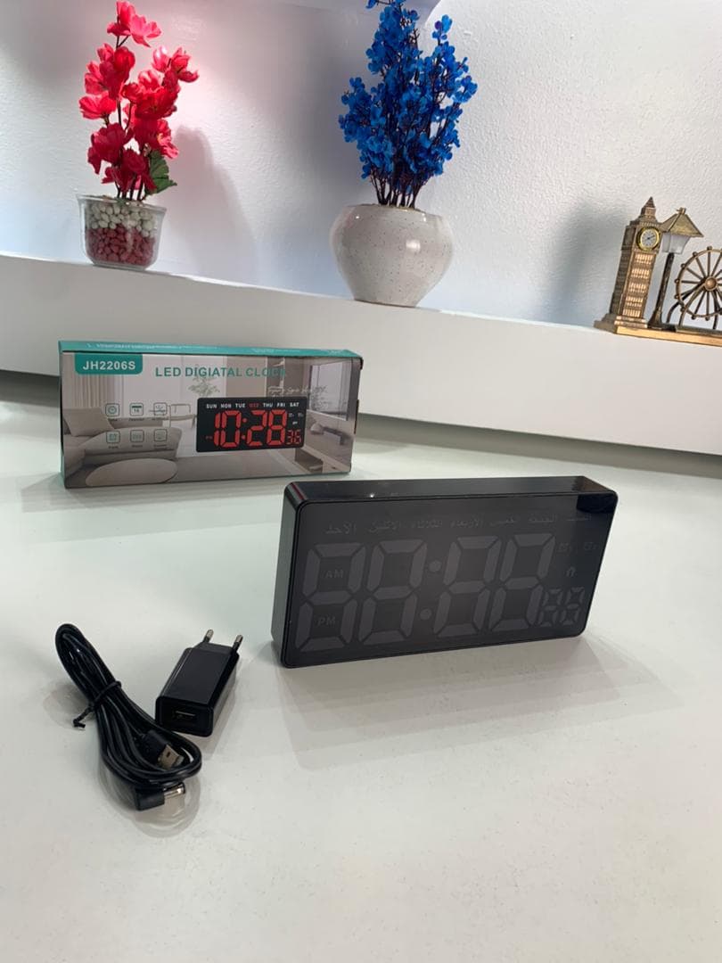 Horloge Murale Arabic Numérique LED avec Jour et Date – ساعة رقمية بالعربية مع اليوم والتاريخ - Électronique - صورة حقيقية 5