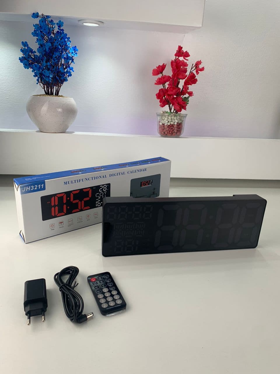 Horloge Numérique Murale et Table LED à Éclairage Bleu Inférieur – ساعة رقمية للحائط و المكتب بإضاءة سفلية زرقاء - Électronique - صورة حقيقية 7