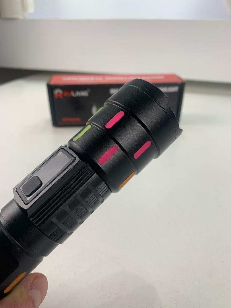 Lampe de Poche LED à Zoom Télescopique avec Bandes Fluorescentes - مصباح يدوي مع زووم تلسكوبي - Camping et Randonnée - صورة حقيقية 15