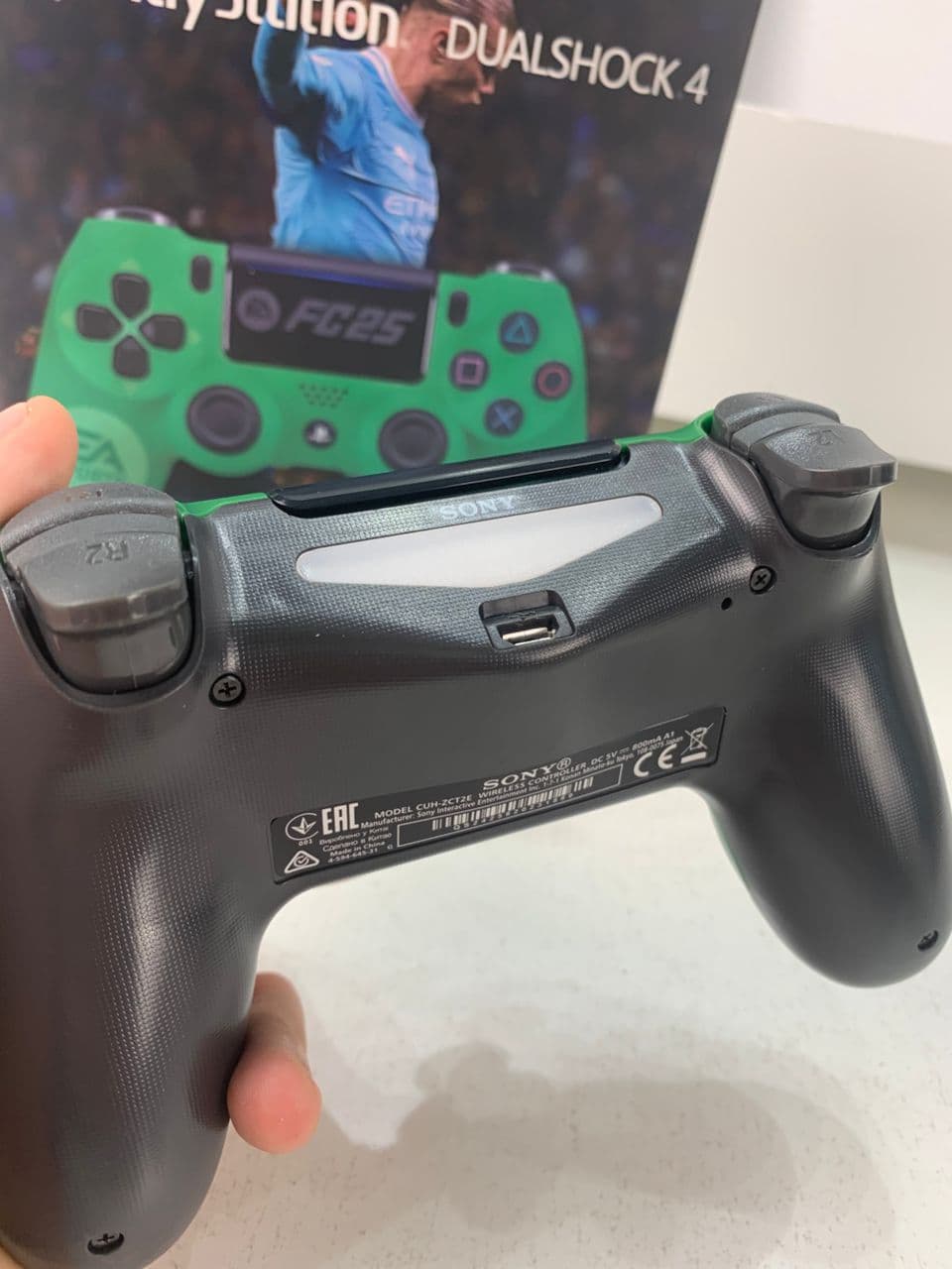 SONY DualShock Manette PS4 Sans Fil, Batterie Rechargeable (High Copy) – Edition FC25 - Jouet & Gaming - صورة حقيقية 7