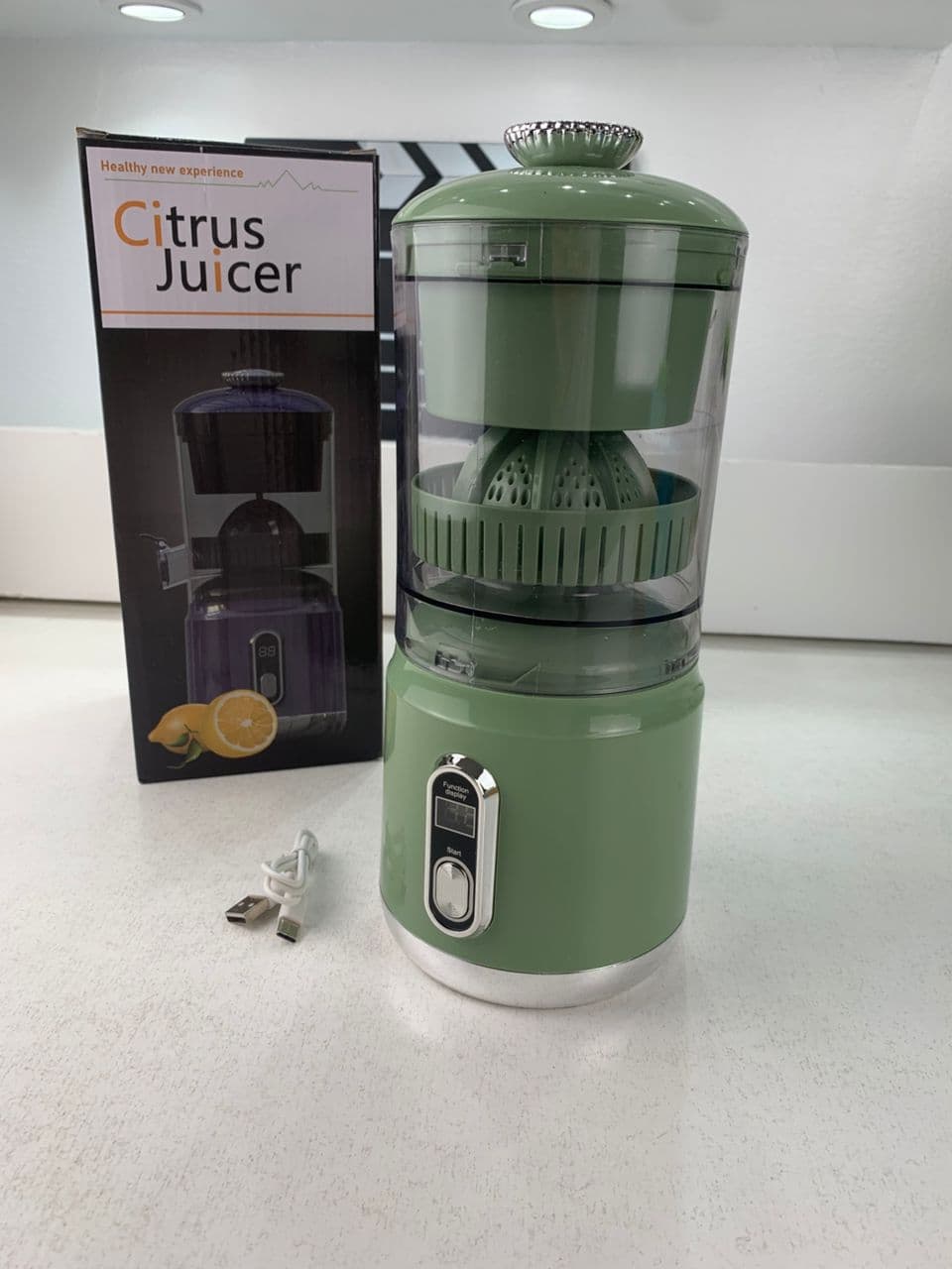 Presse Agrumes Electrique Portable 600 ml Rechargeable Moteur Silencieux – عصارة حمضيات محمولة وقابلة للشحن - Cuisine - صورة حقيقية 4