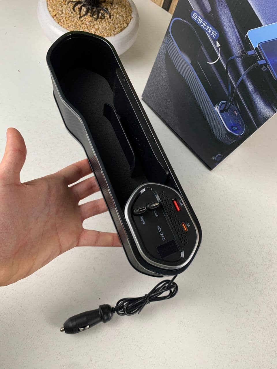 Organisateur 5 en 1 pour siège auto avec chargeur sans fil et 2 câbles télescopiques - Accessoires Auto/Moto - صورة حقيقية 7