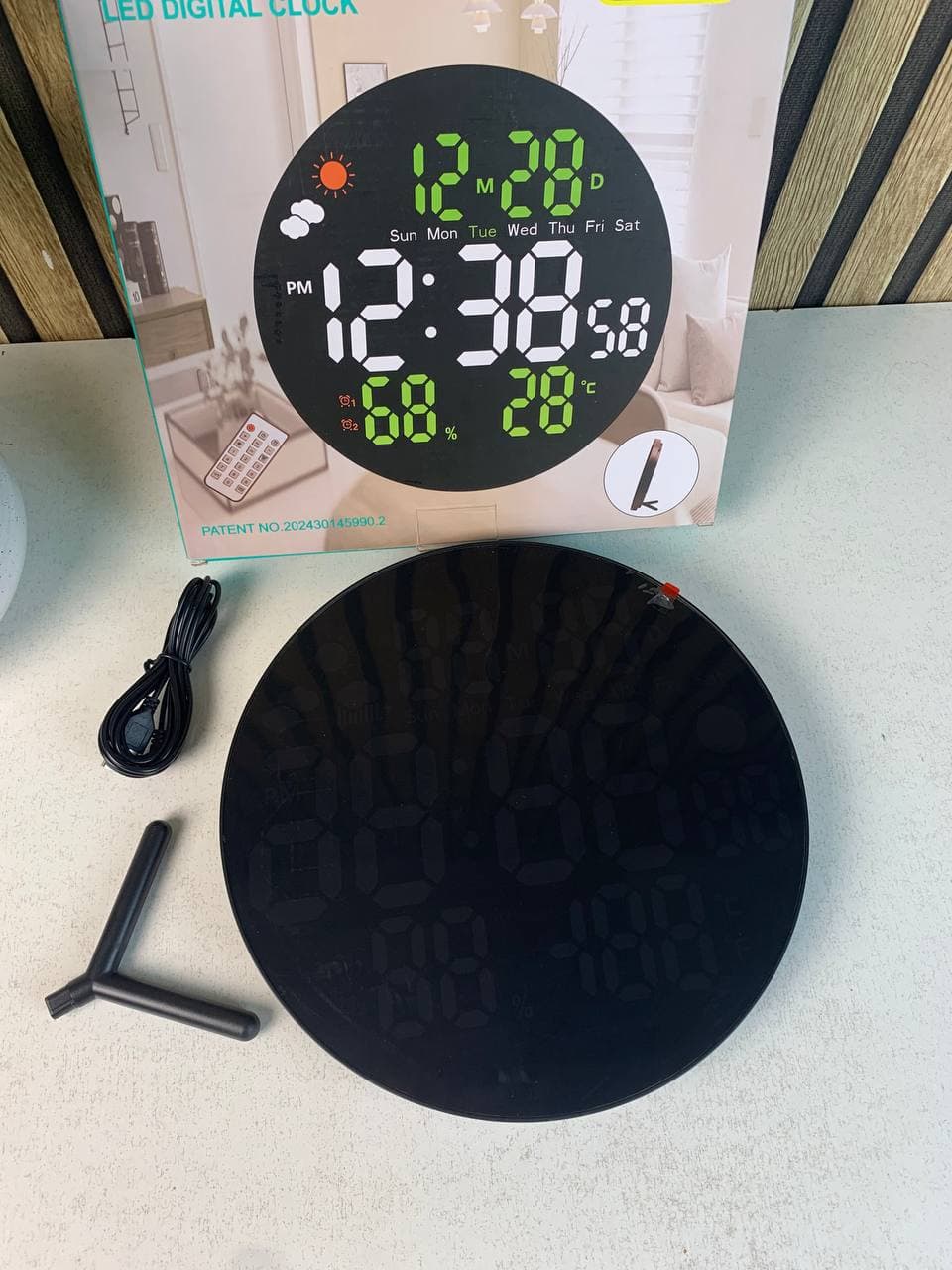 Horloge murale ronde avec télécommande et grand écran LED numérique DS-3853L - ساعة حائط دائرية تعمل بجهاز تحكم عن بعد مزودة بإضاءة رقمية - Électronique - صورة حقيقية 9