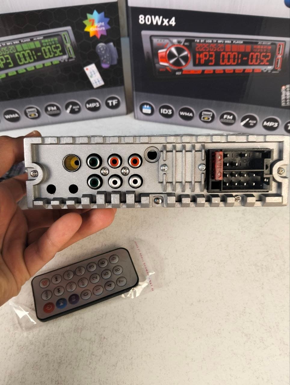 Autoradio Stéréo de Voiture 320W Bluetooth Mains-Libres, USB, SD et Lecteur MP3 - مسجل راديو السيارة بقوة 320 واط مع تقنية البلوتوث والتحكم عن بعد - Accessoires Auto/Moto - صورة حقيقية 8