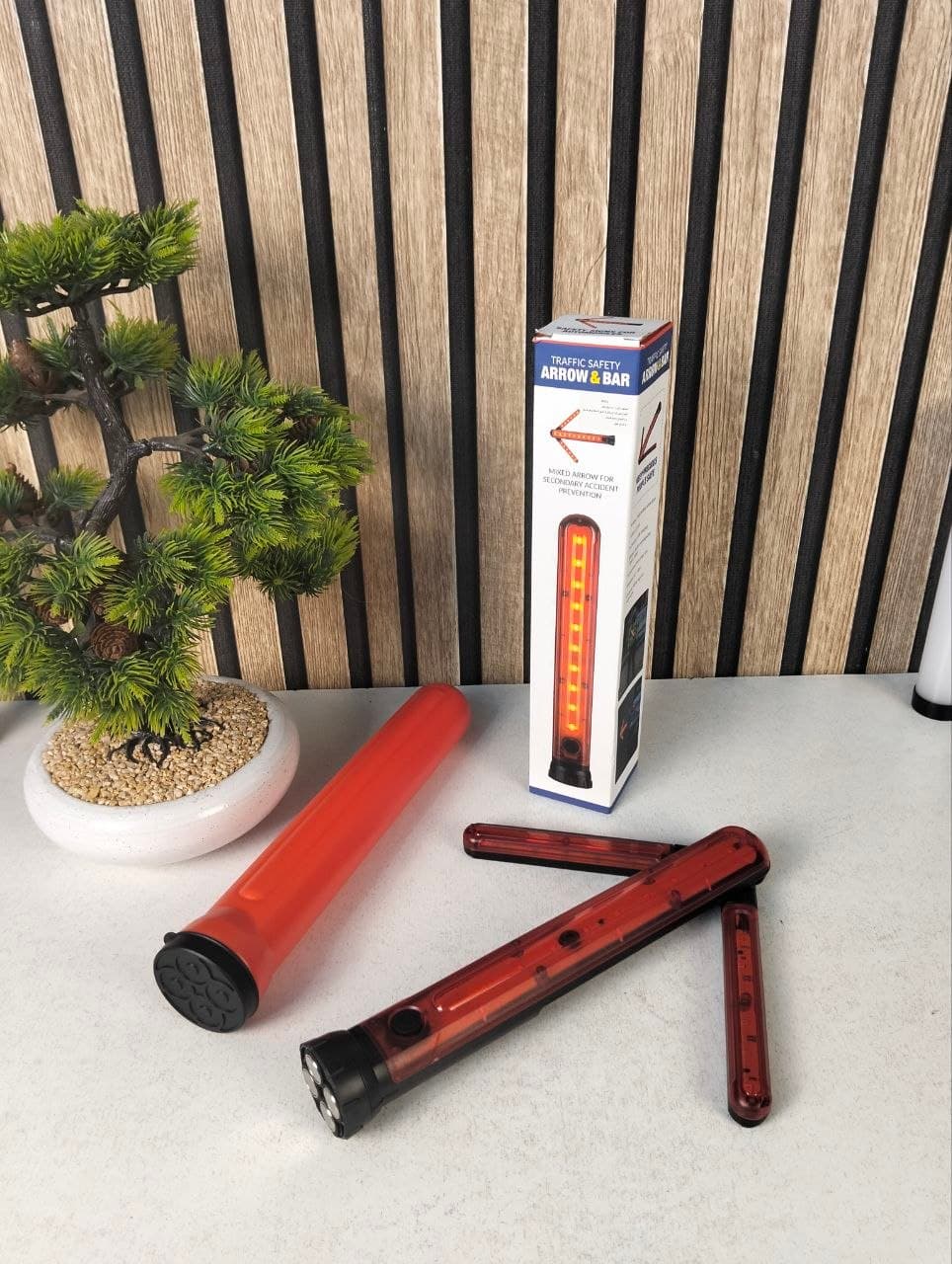 Bâton de Signalisation Routière LED Étanche et Réglable avec Base Magnétique - عصا الإشارة الضوئية لتنظيم المرور والسلامة الطرقية - Accessoires Auto/Moto - صورة حقيقية 16