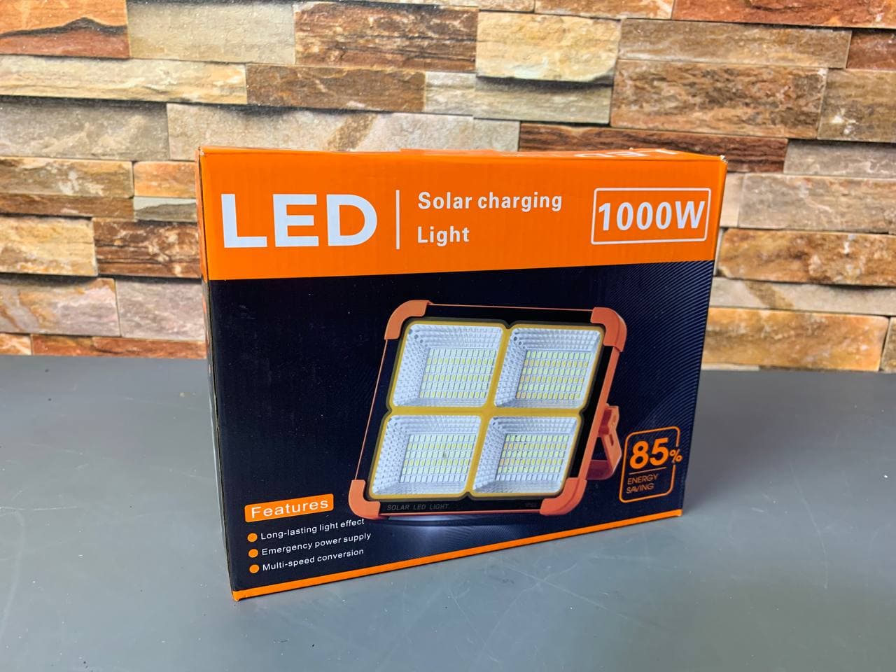 Projecteur Solaire étanche Rechargeable 4 modes Déclairage Power-Bank 1000W - Camping et Randonnée - صورة حقيقية 8