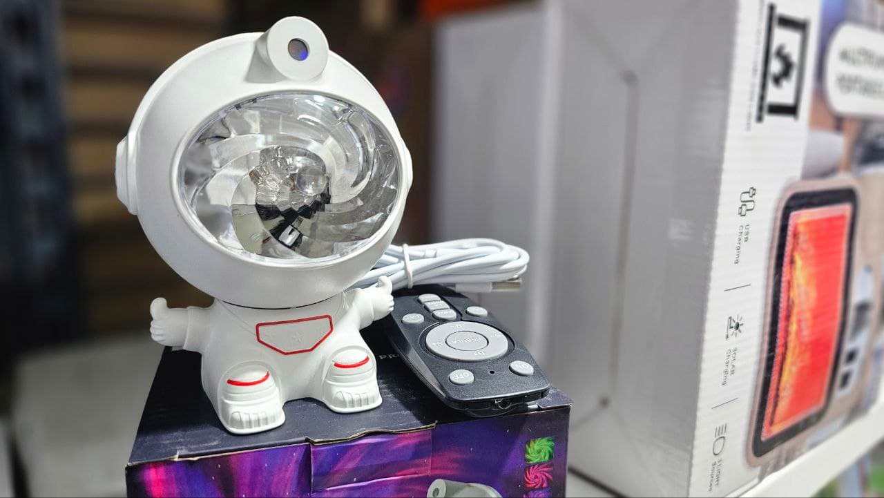 Projecteur De Lumière D'astronaute Ciél Etoilé nébuleuse galaxy V3 - Électronique - صورة حقيقية 8