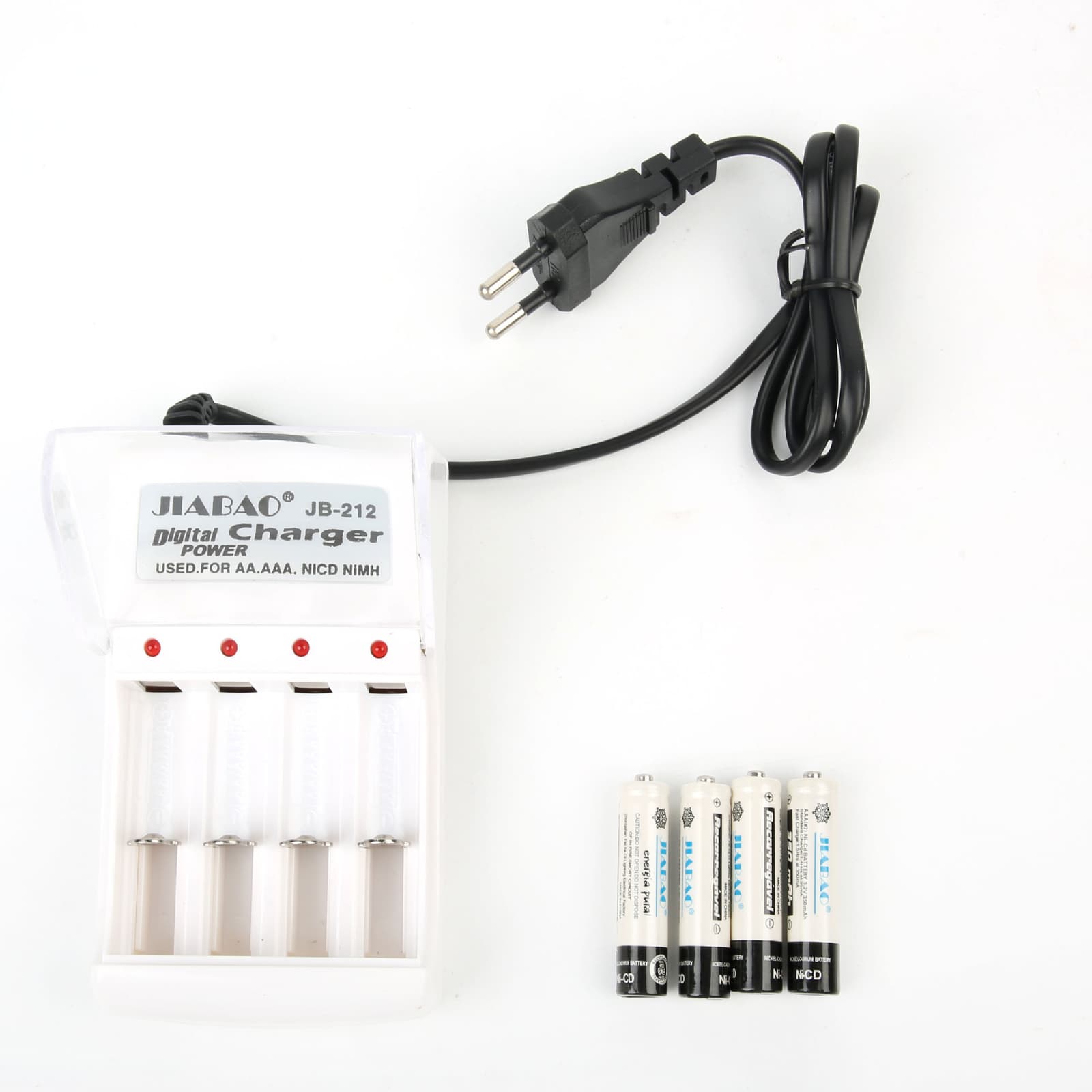 Chargeur des piles rechargable avec 4 piles Jiabao Jb-212 - شاحن البطاريات القابلة للشحن مع 4 بطاريات - Électronique - صورة 3