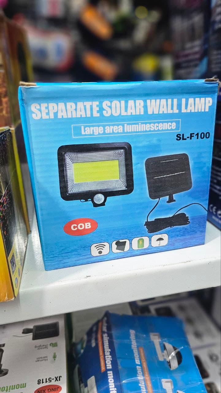 Lampe projecteur solaire LED et détecteur de mouvement 5W IP44 - SL-F100 - Électronique - صورة حقيقية 6