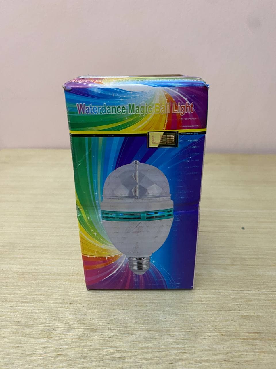 Lampe de scène rotative 360° Jeux De Lumière Multi Couleur Led Pour Fête - Électronique - صورة حقيقية 4