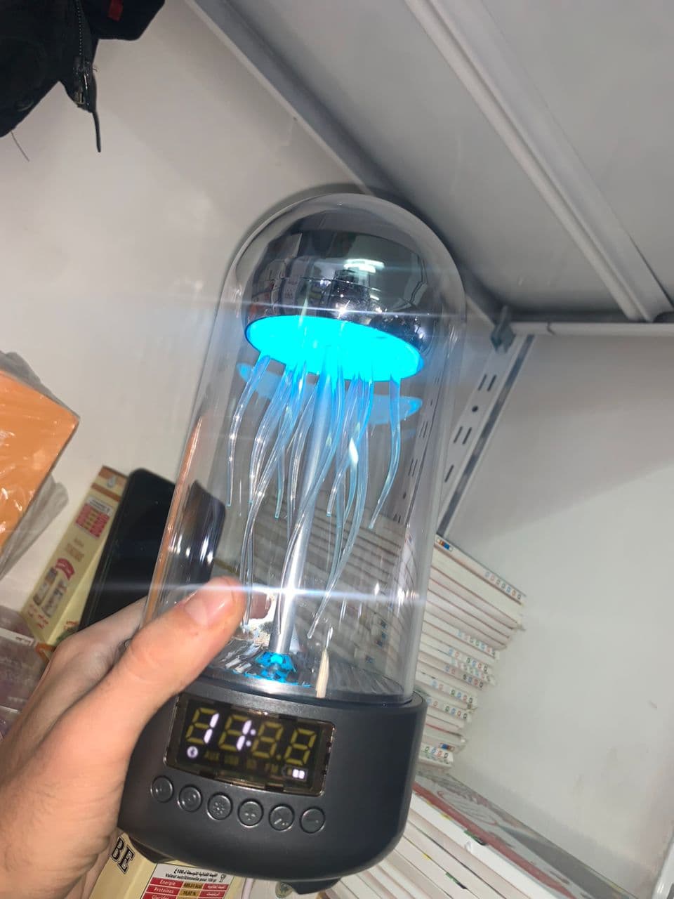 Haut-parleur Bluetooth Méduse, Aquarium avec lumière d'ambiance 7 couleurs - Électronique - صورة حقيقية 7