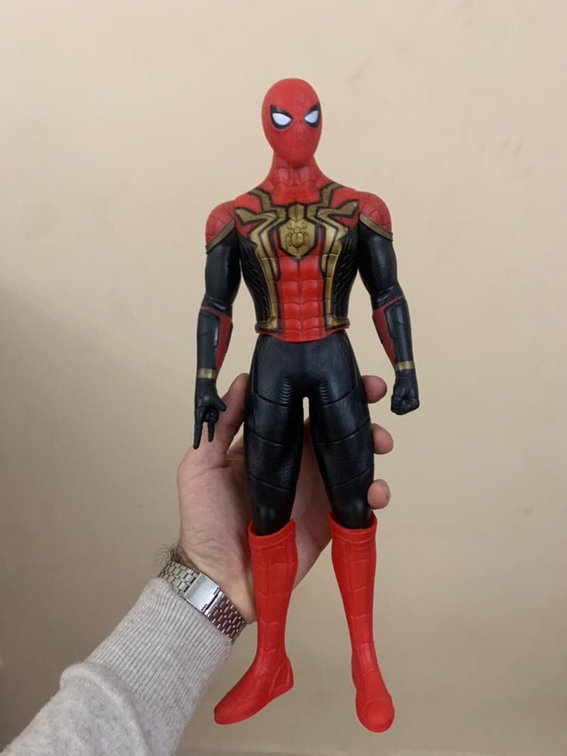 Figurine Géante Spider-Man 30 cm en PVC Le Super-Héros Mythique à Collectionner - Jouet & Gaming - صورة حقيقية 5