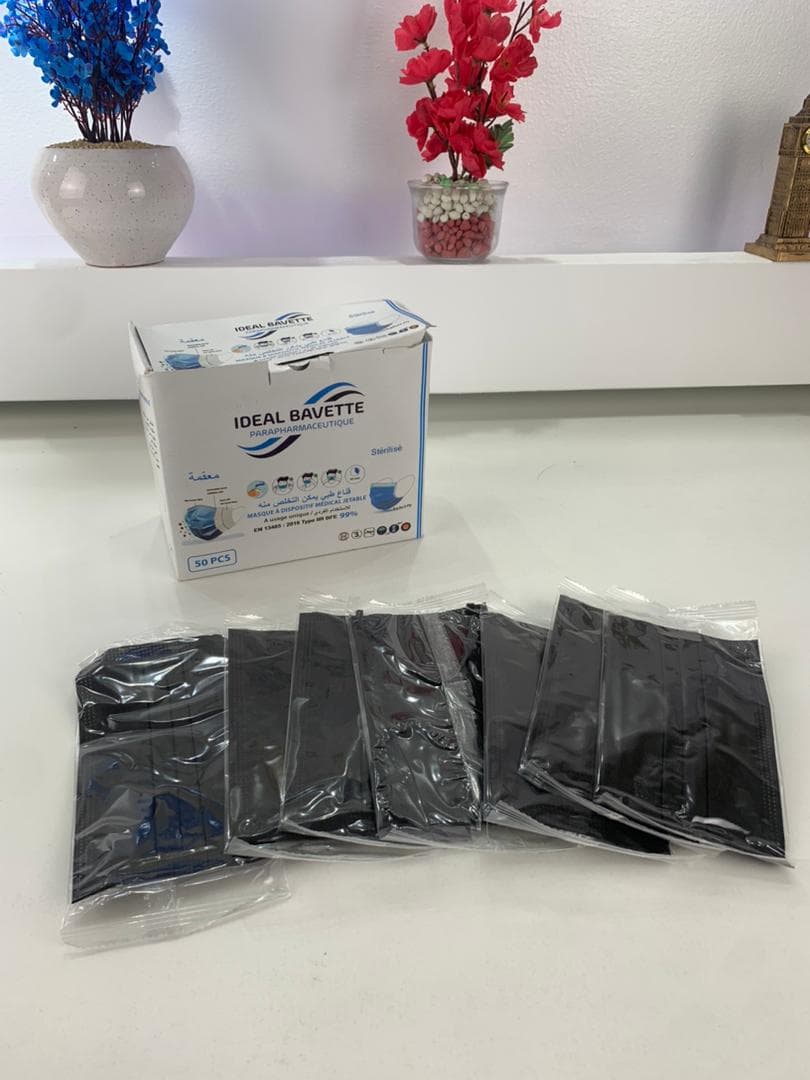 Lot de 50Pcs Bavettes jetables à trois couches - علبة كمامات سوداء - Divers - صورة حقيقية 5