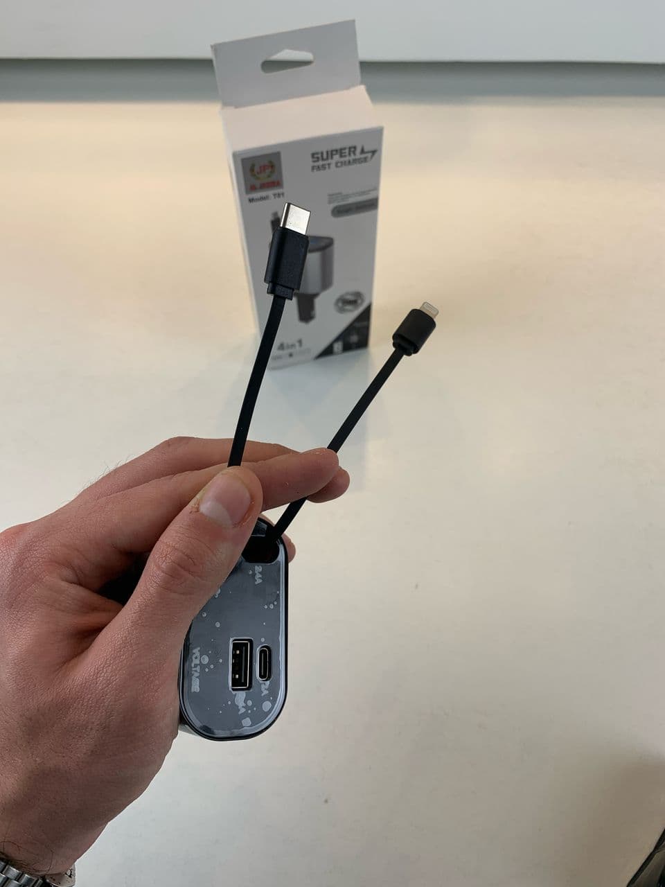 Chargeur de Voiture Rétractable 4en1 120W – شاحن سريع - Accessoires Auto/Moto - صورة حقيقية 8