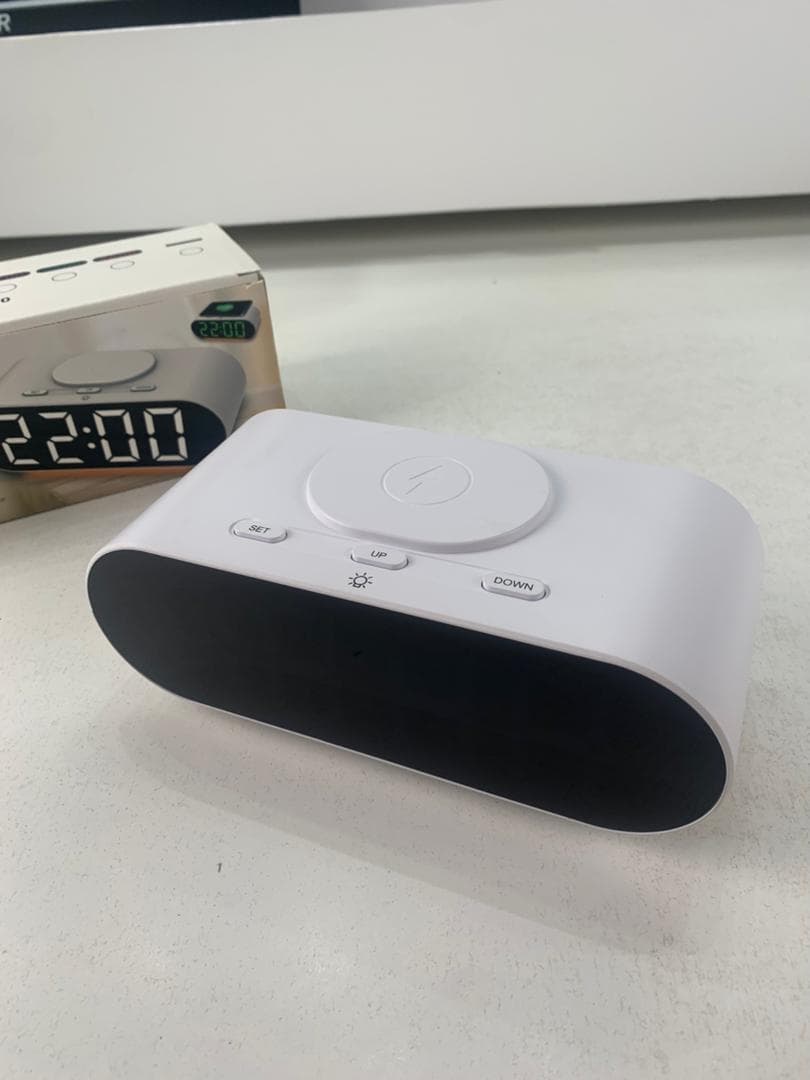 Horloge numérique LED et Chargeur Sans Fil GH9000 – ساعة منبه وشاحن لاسلكي - Électronique - صورة حقيقية 9