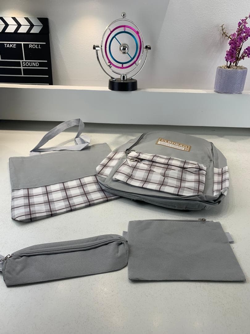 Ensemble de sacs d’école Kawai pour adolescents 4Pcs CLBD V4 Gris – محفظة 4 قطع كاواي رمادي - Sac à dos et Mode - صورة حقيقية 3