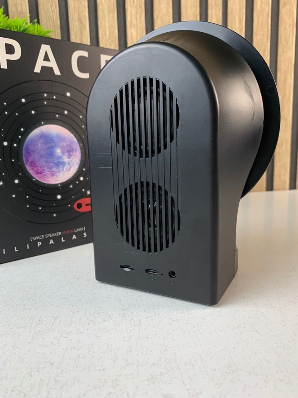 Haut Parleur Bluetooth avec lampe lunaire LED 3D à 7 couleurs réglables – مكبر صوت بلوتوث - Électronique - صورة حقيقية 9