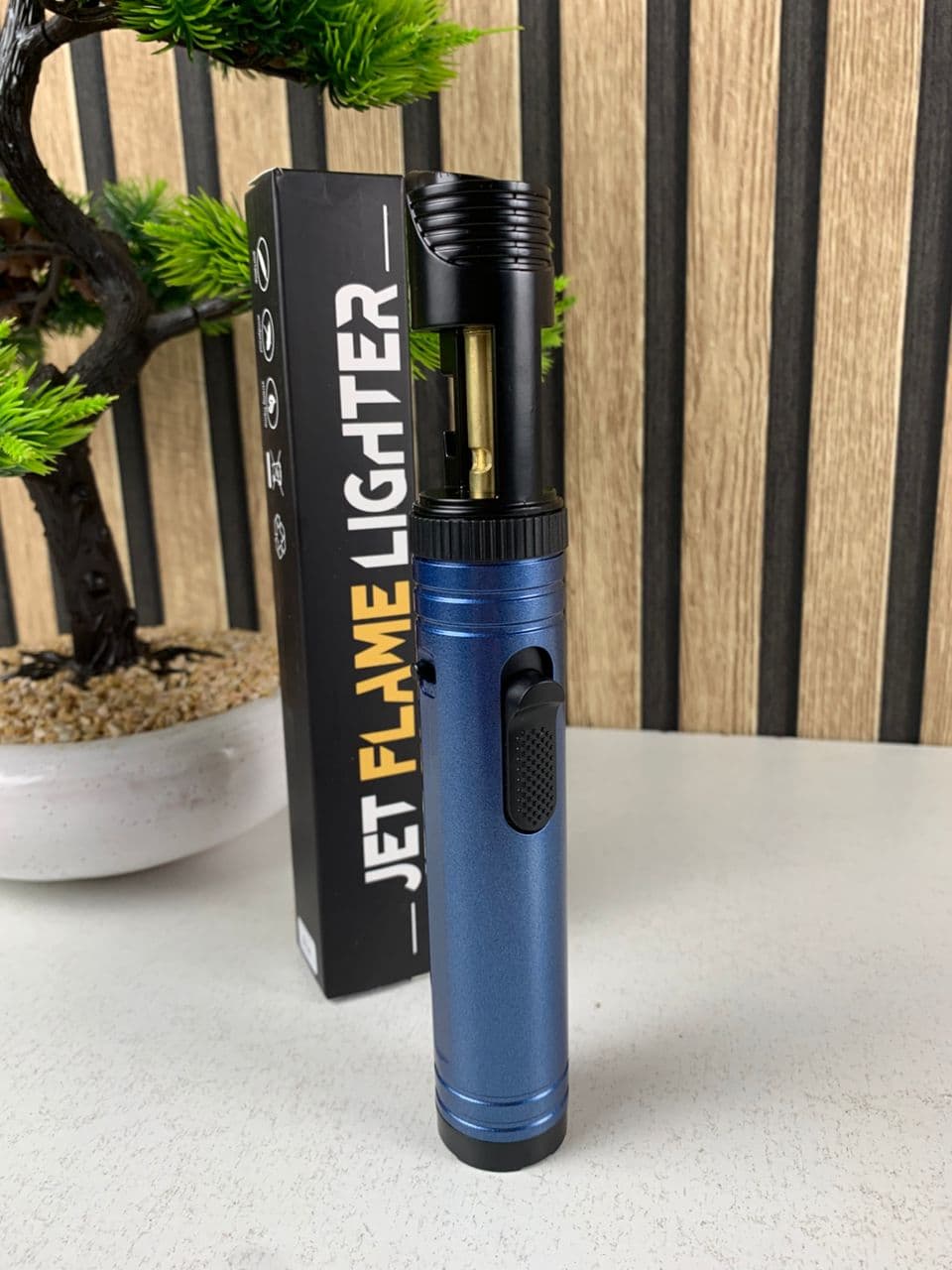 Briquet électrique Jet Flamme avec verrouillage de sécurité et ouvre bouteille - Camping et Randonnée - صورة حقيقية 6