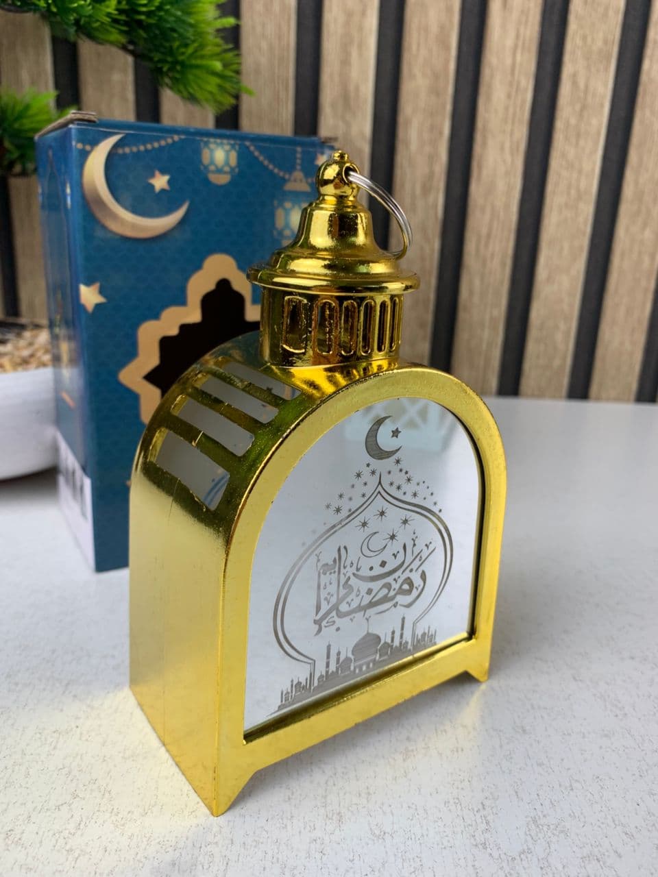 Lanterne de Ramadan Dorée LED Design Traditionnel avec Silhouette – فانوس مضيء لشهر رمضان - Décoration - صورة حقيقية 5