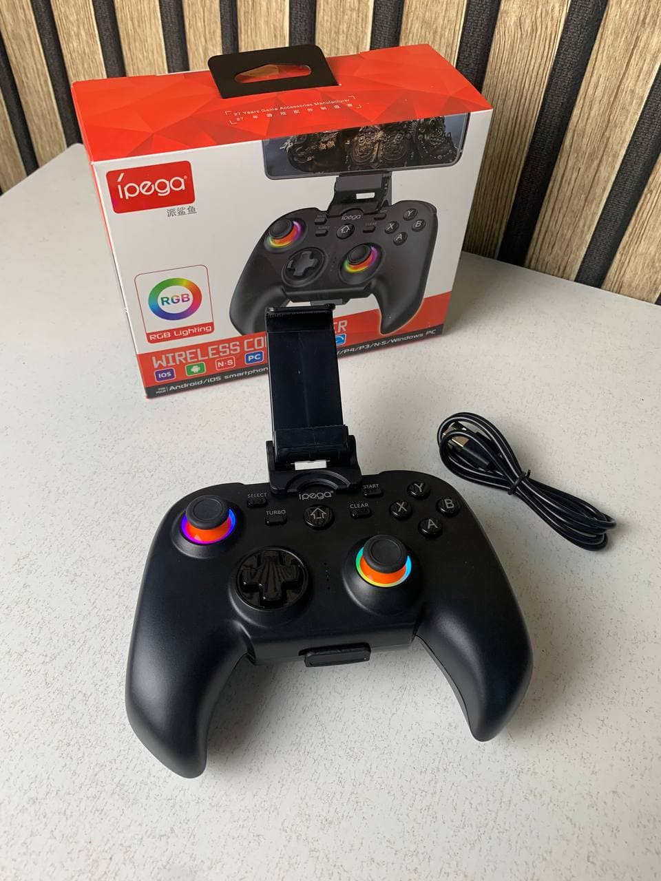 Manette de jeu sans fil IPEGA PG-9115 avec poignets lumineux RGB - يد تحكم لاسلكية - Jouet & Gaming - صورة حقيقية 8