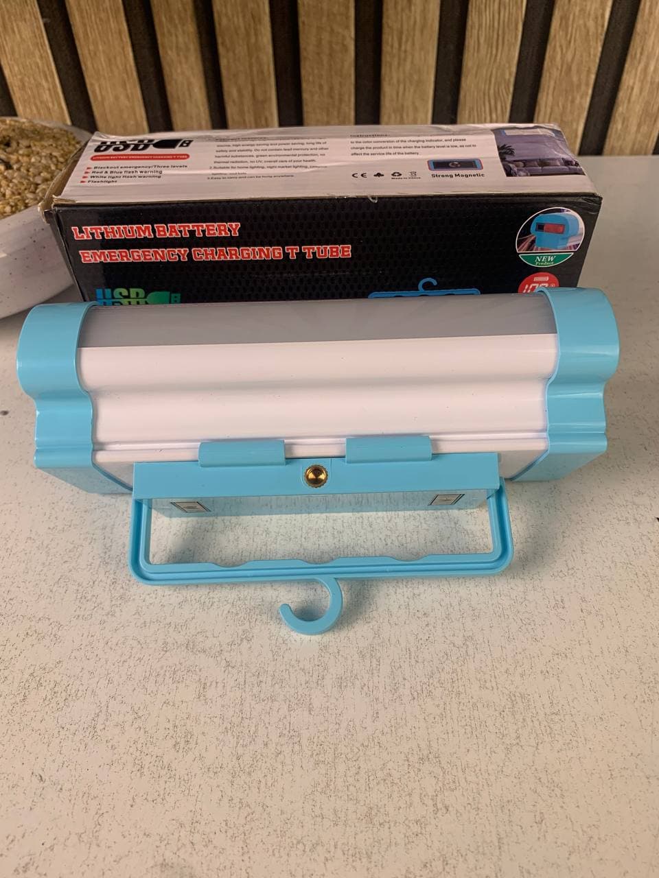 Lanterne de Camping 5-en-1 avec Power Bank PM 3000mAh - مصباح التخييم المغناطيسي متعدد المهام - Camping et Randonnée - صورة حقيقية 10