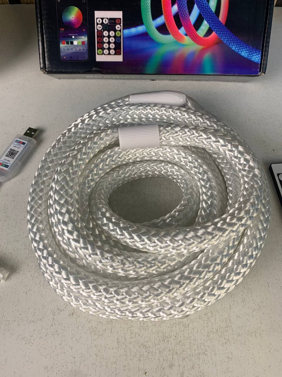 شريط إضاءة ملونة 360° | Bande LED Tube App Control | 5m USB 5V - Décoration - صورة حقيقية 8